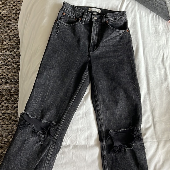 Abercrombie denim - distressed, straight leg crop, curve love. Washed black - Picture 2 of 5